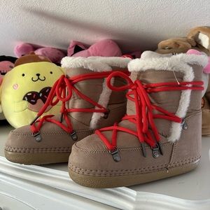 Slipper boots